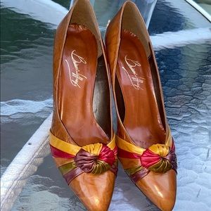Brian Jeffrey  vintage heels size 10 nwot